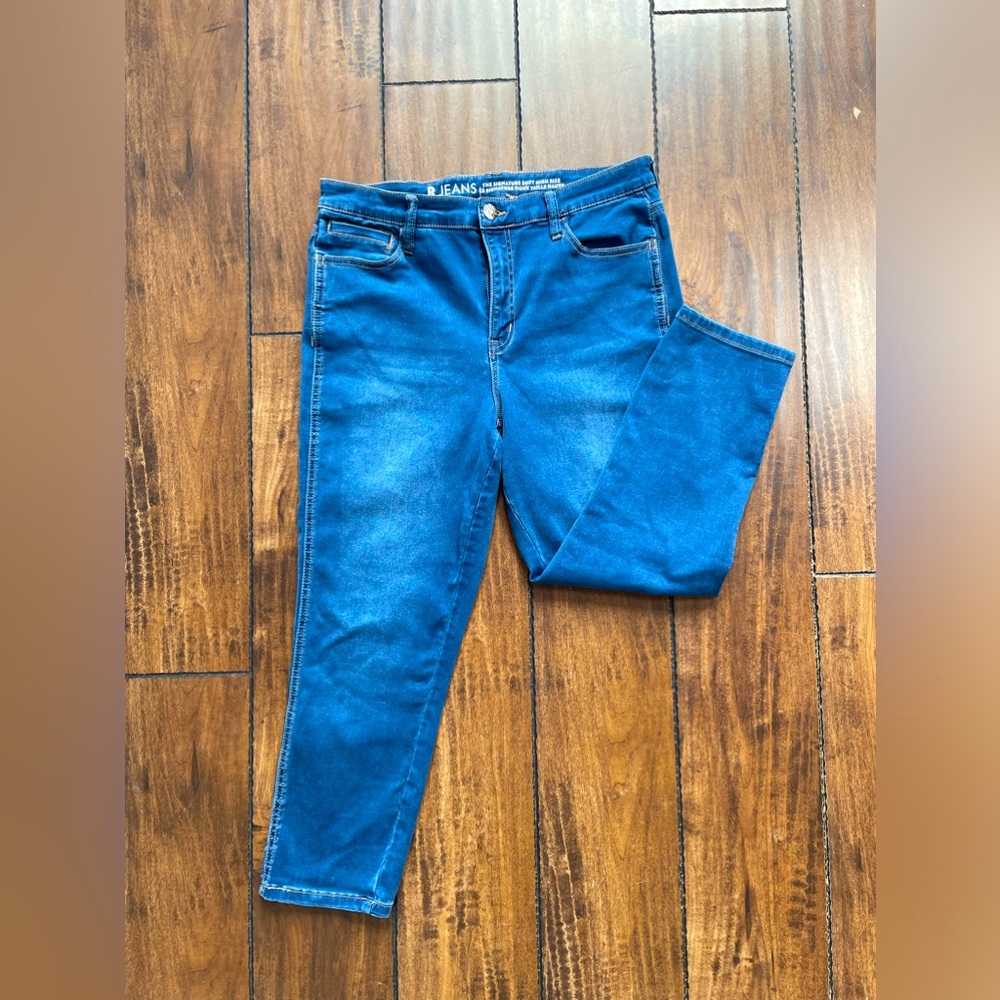 R Jeans Signature Soft High Rise Skinny Capri